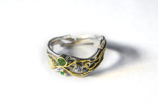 Ring (opdracht) zilver, goud, tsavoriet, smaragd en aquamarijn